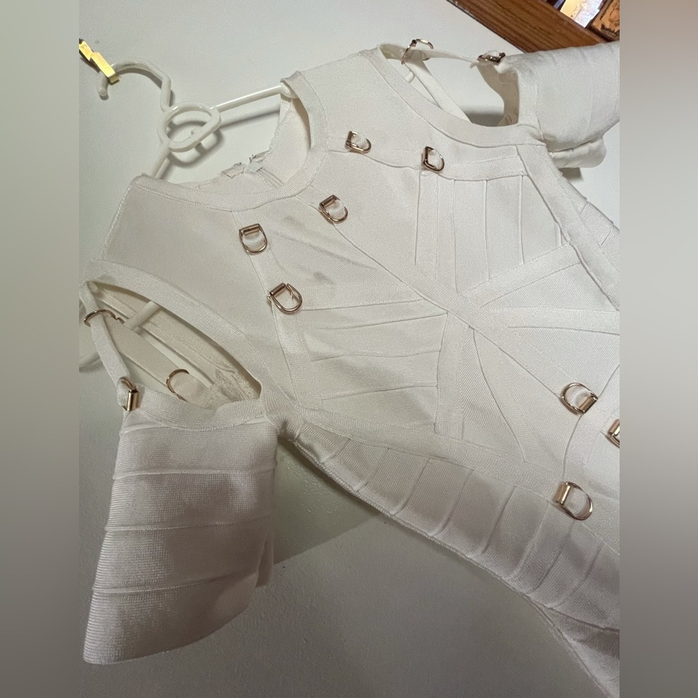 White bandage cut out dress with gold metal - Picture 8 of 10
